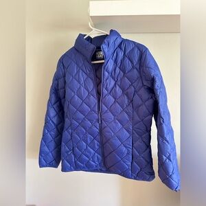32 degrees thin jacket. Size medium. Blue. Never worn with no tags.